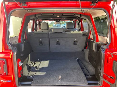 Used 2024 Jeep Wrangler Unlimited Sahara image 16