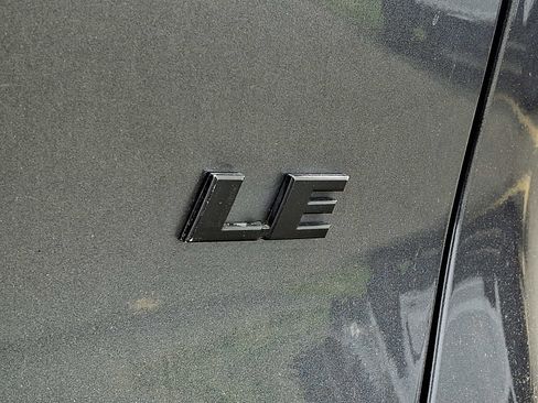 Used 2021 Toyota RAV4 LE FWD image 30