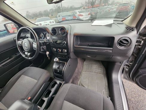 Used 2017 Jeep Patriot Latitude image 17