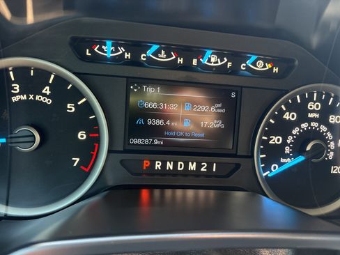 Used 2015 Ford F150 XLT w/ Equipment Group 302A Luxury AWD/4WD image 13
