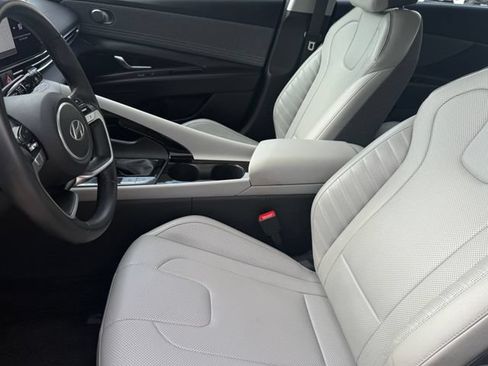 Used 2024 Hyundai Elantra Limited FWD image 10