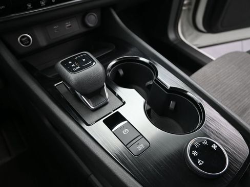 Used 2022 Nissan Rogue SV image 19