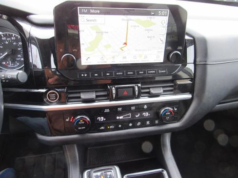 Used 2022 Nissan Pathfinder SL w/ SL Premium Package image 25