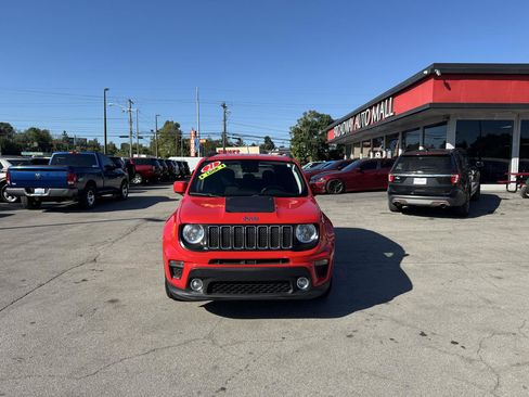 Used 2021 Jeep Renegade Latitude FWD image 8