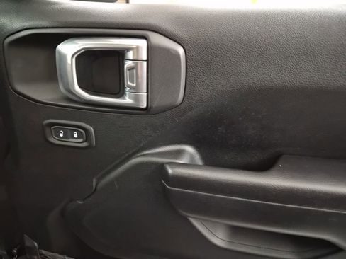 Used 2021 Jeep Gladiator Willys image 36