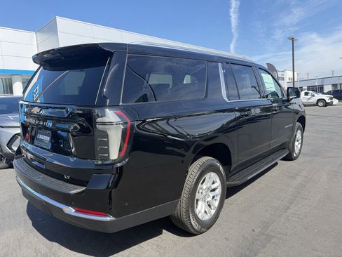 New 2026 Chevrolet Suburban LT w/ Comfort Package image 19