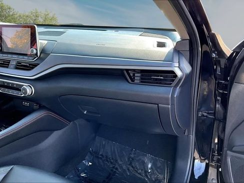 Certified 2024 Nissan Altima 2.5 SR FWD image 25