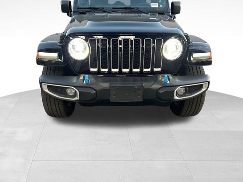Used 2023 Jeep Wrangler Unlimited Sahara image 4