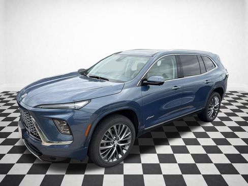 Certified 2025 Buick Enclave Avenir w/ Super Cruise Package AWD/4WD image 32