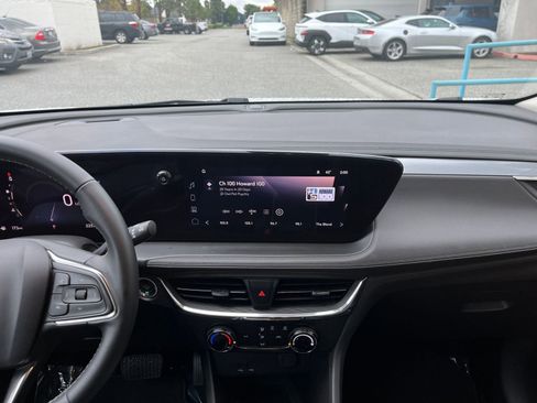 Used 2025 Buick Encore GX Preferred image 18