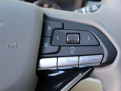 Certified 2025 Cadillac XT6 Premium Luxury image 24