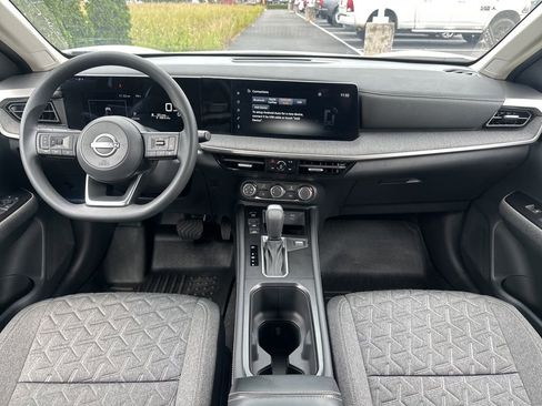 Used 2025 Nissan Kicks SV AWD/4WD image 25
