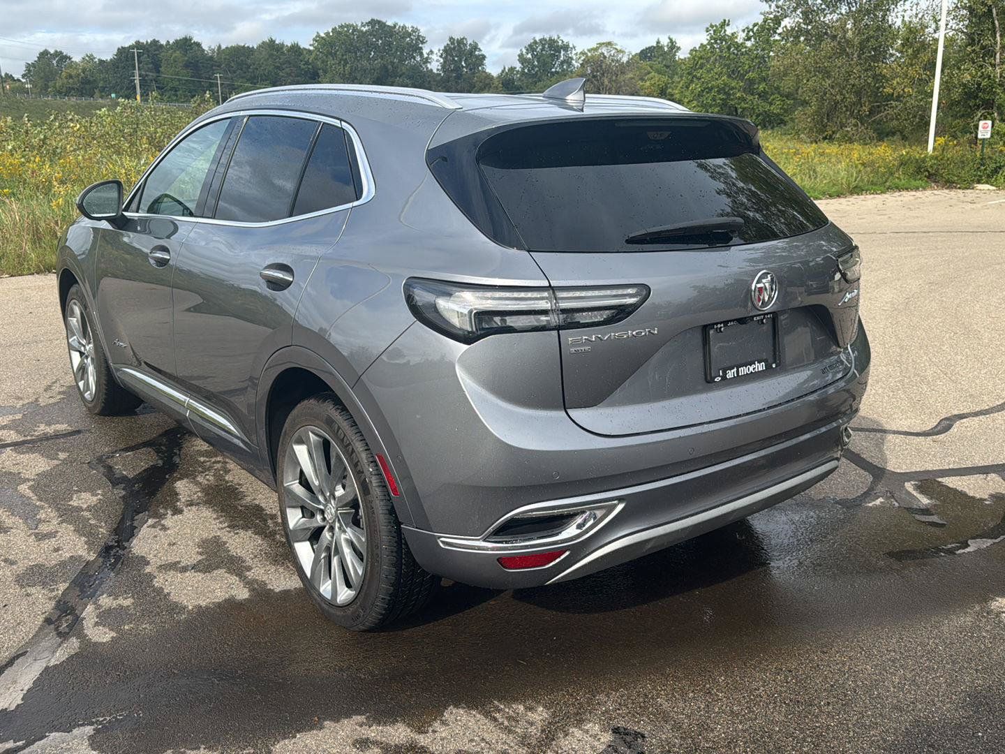 Used 2022 Buick Envision Avenir w/ Technology Package II AWD/4WD image 3