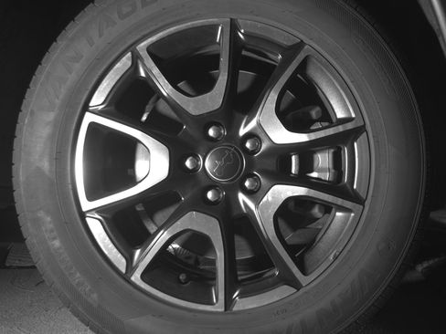 Used 2025 Jeep Compass Trailhawk AWD/4WD image 13