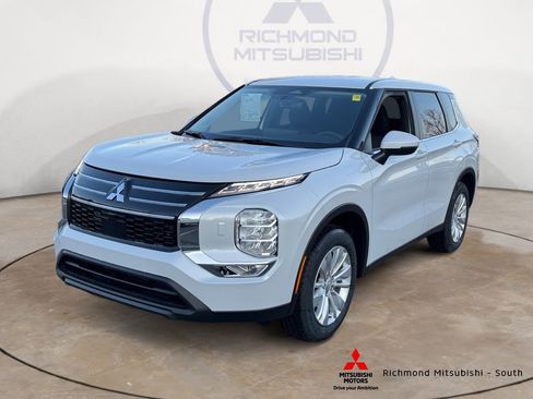 New 2026 Mitsubishi Outlander ES image 7