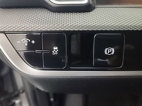 Used 2025 Kia Sportage LX image 26