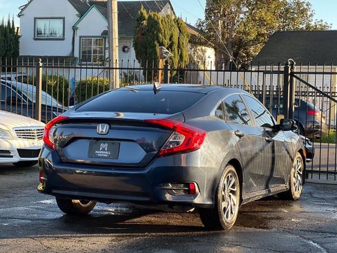 Used 2017 Honda Civic EX image 4