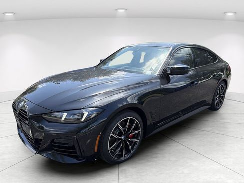 New 2026 BMW 440i xDrive w/ Premium Package AWD/4WD image 8