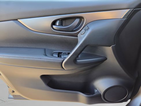 Certified 2021 Nissan Rogue Sport S image 21