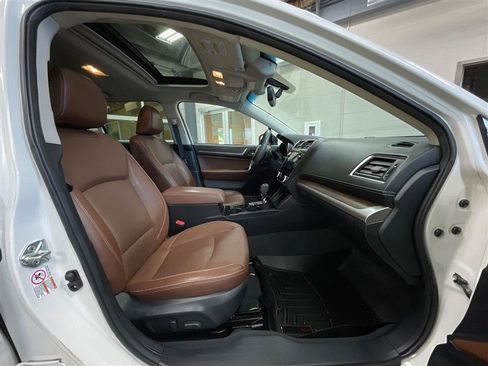 Used 2019 Subaru Outback 2.5i Touring w/ Popular Package #3A AWD/4WD image 26