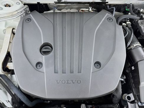 Used 2023 Volvo XC60 B5 Plus w/ Protection Package Premier image 38