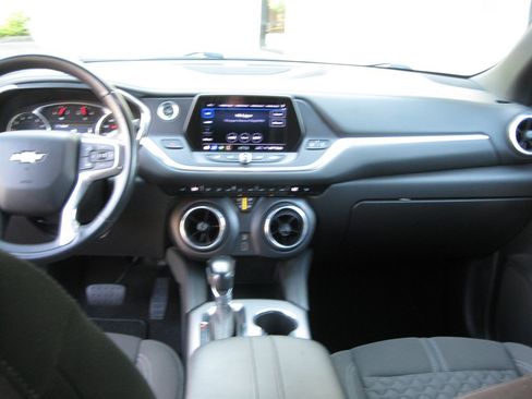 Used 2019 Chevrolet Blazer LT FWD image 29