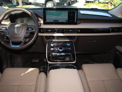 Certified 2022 Lincoln Nautilus Reserve w/ Equipment Group 201A AWD/4WD image 14