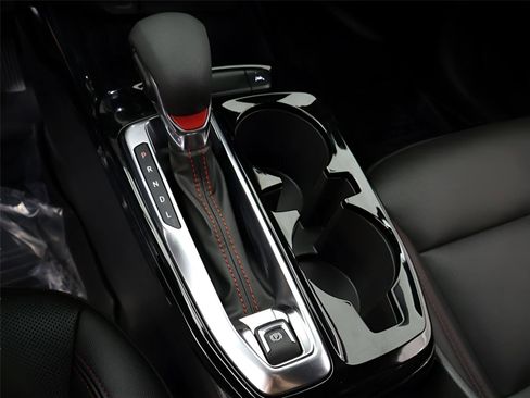 Used 2024 Chevrolet Trax RS image 47