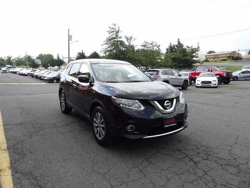 Used 2015 Nissan Rogue S image 2