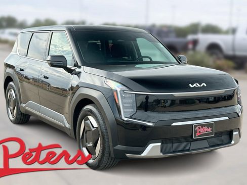 Used 2024 Kia EV9 Light Long Range image 1