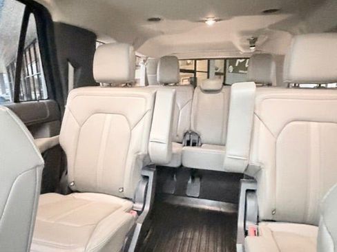 Used 2021 Ford Expedition Max Limited image 16