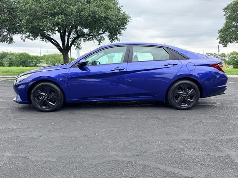 Used 2023 Hyundai Elantra SEL FWD image 4