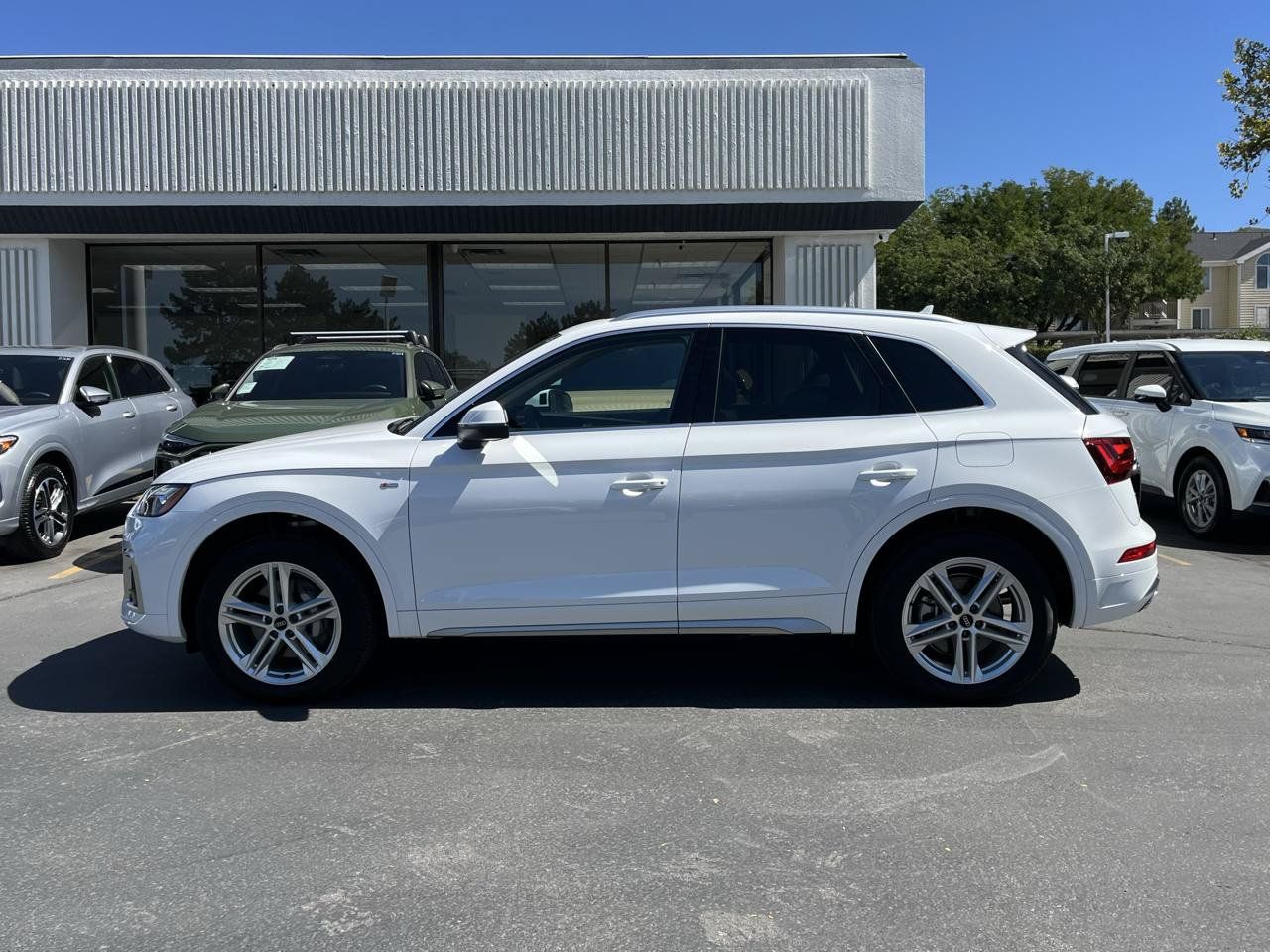 Used 2024 Audi Q5 e Premium AWD/4WD image 18