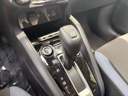 Used 2025 Nissan Versa SV FWD image 40