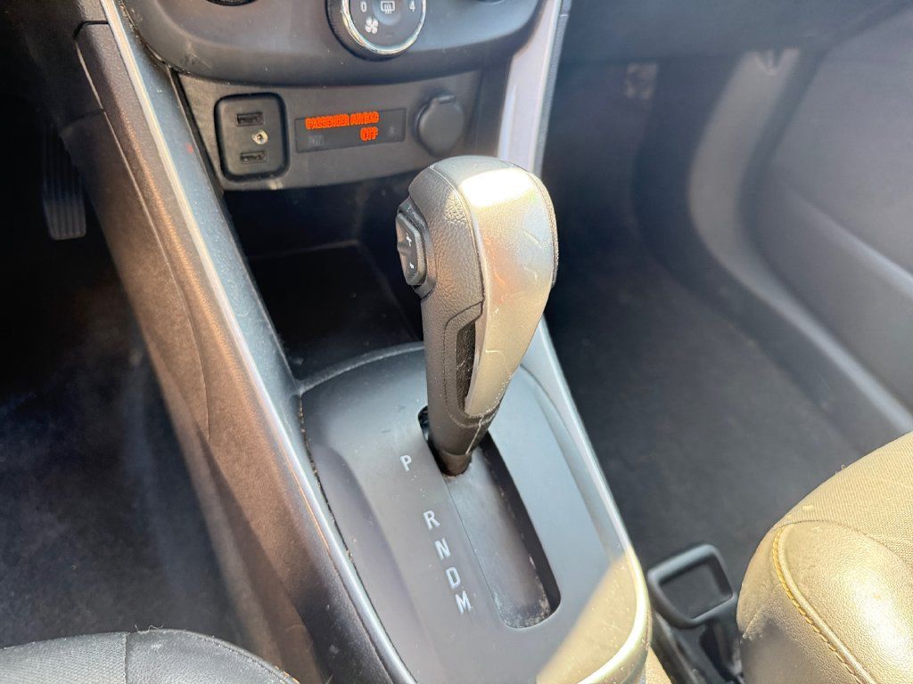 Used 2019 Chevrolet Trax LT w/ LT Convenience Package FWD image 30