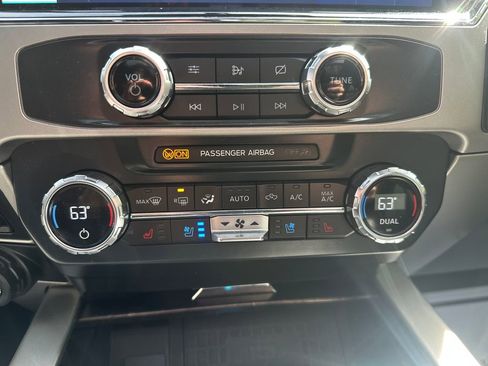 Used 2022 Ford F250 Lariat w/ Black Appearance Package AWD/4WD image 18