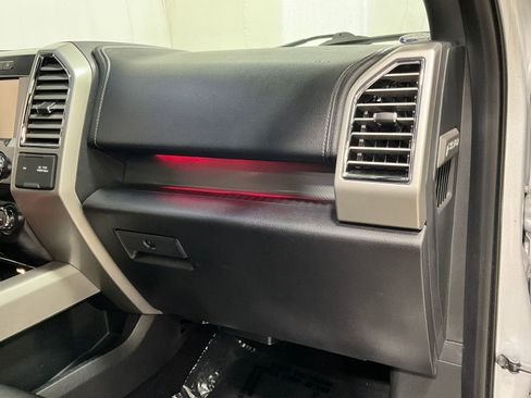 Used 2015 Ford F150 Lariat image 16
