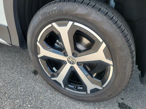 Certified 2026 Volkswagen Tiguan SE AWD/4WD image 25