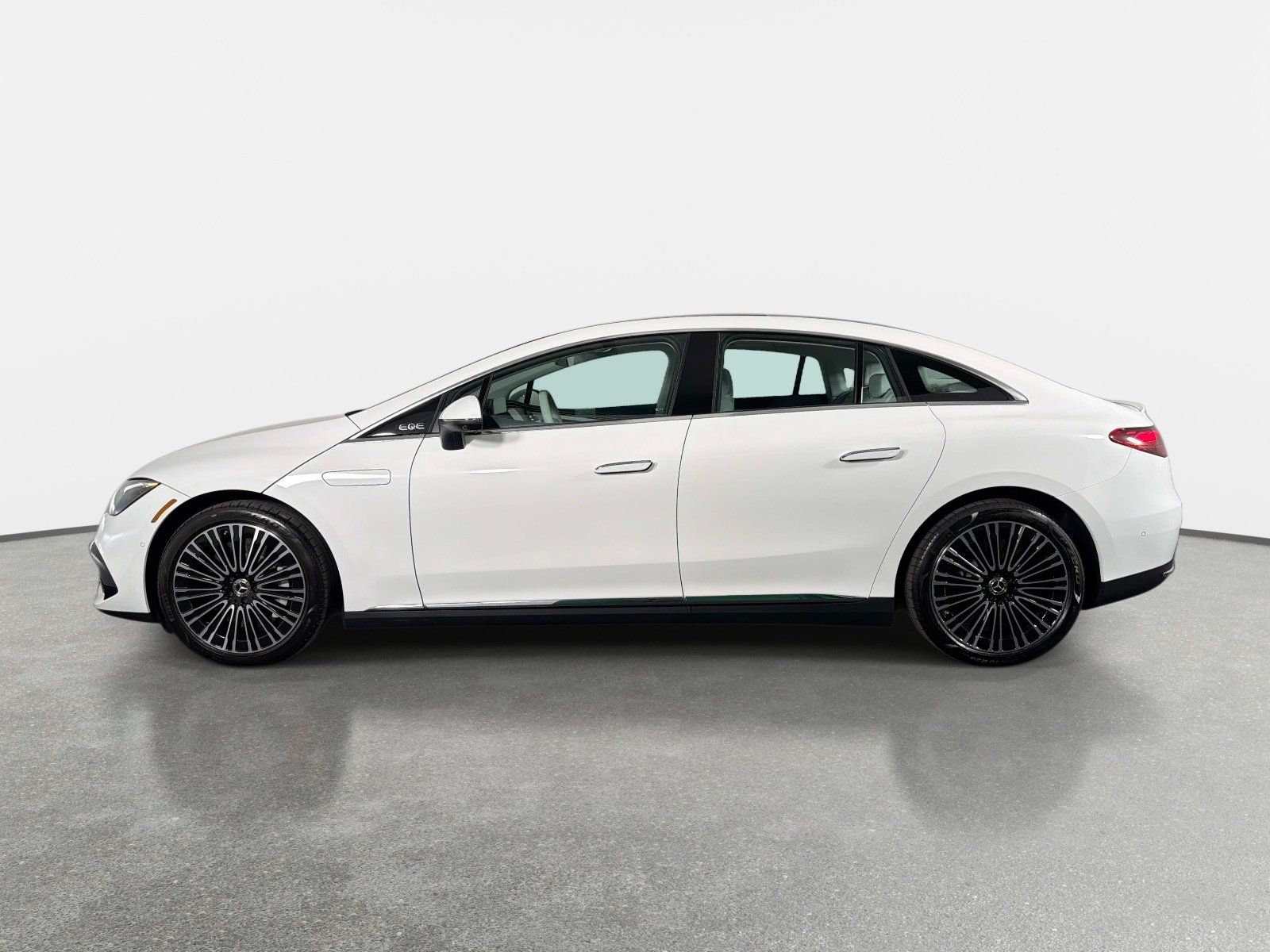 Used 2026 Mercedes-Benz EQE 320+ Sedan image 6