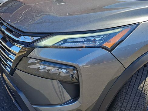 Used 2025 Nissan Rogue SV image 29