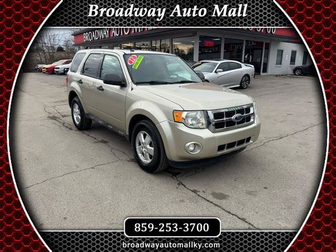 Used 2012 Ford Escape XLT image 1