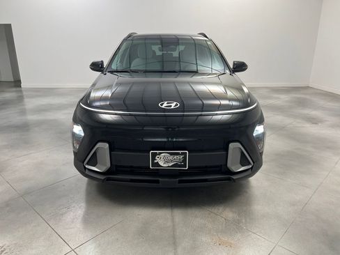 Used 2025 Hyundai Kona SEL FWD image 2