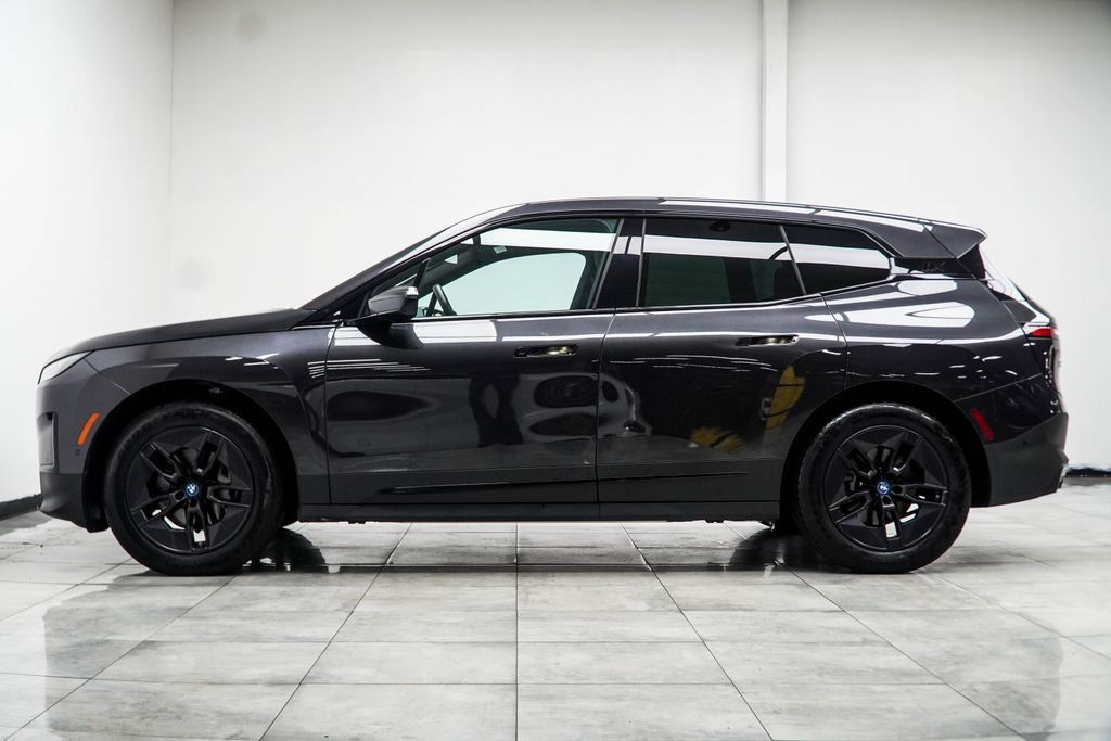 Used 2024 BMW iX xDrive50 w/ Convenience Package AWD/4WD image 12