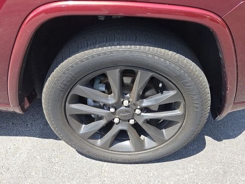 Used 2020 Jeep Grand Cherokee Altitude RWD image 18