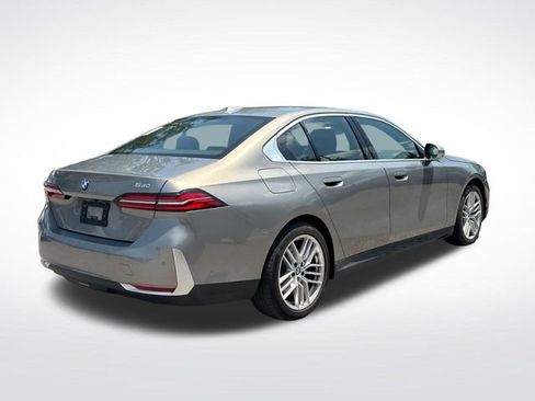 Used 2024 BMW 530i RWD image 6