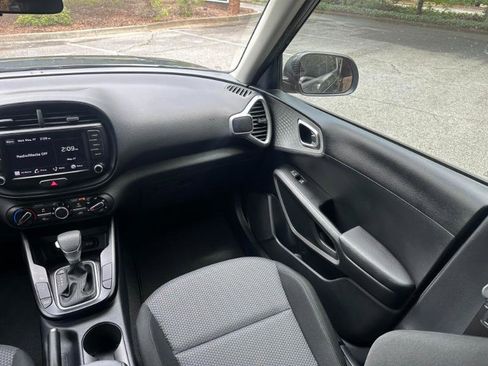 Used 2022 Kia Soul LX FWD image 34
