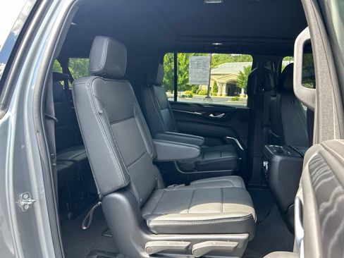 Used 2024 GMC Yukon XL Denali w/ Advanced Technology Package AWD/4WD image 52