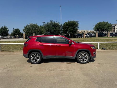 Used 2019 Jeep Compass Limited FWD image 3