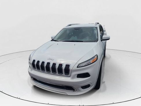 Used 2016 Jeep Cherokee Overland AWD/4WD image 2