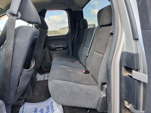 Used 2007 GMC Sierra 1500 SLE w/ SLE1 Preferred Package AWD/4WD image 9
